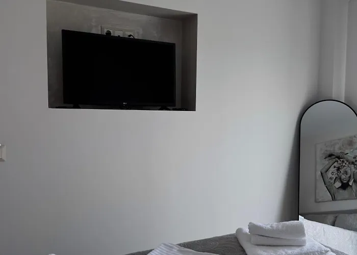 Petra Mare - Sea View Escape In Apartment Nea Moudania
